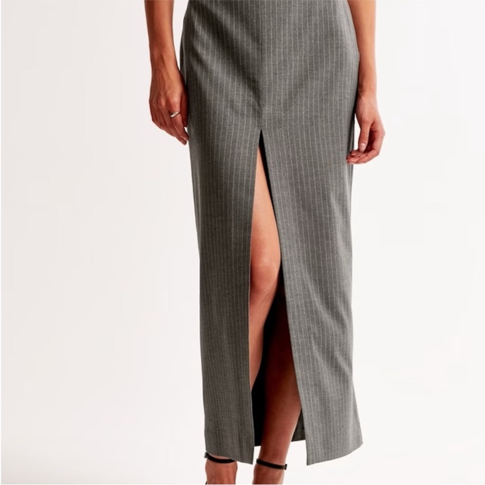 🌿 NWT Abercrombie & Fitch Maxi Skirt with Front Slit in Grey, L (Tall)